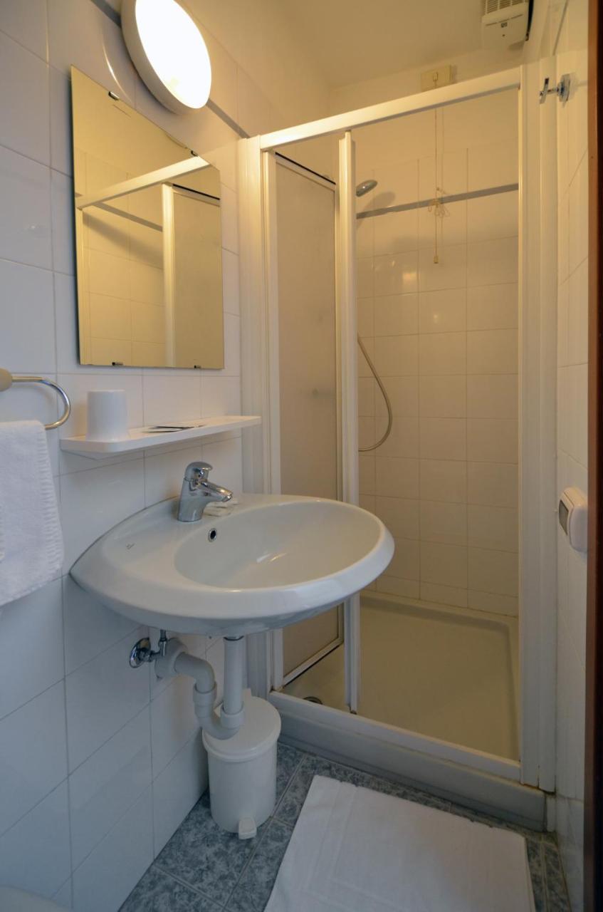 Albergo Della Torre Cernobbio Bagian luar foto